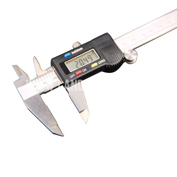Electronic Caliper 6" / 150mm With Black Plastic Housing    572201