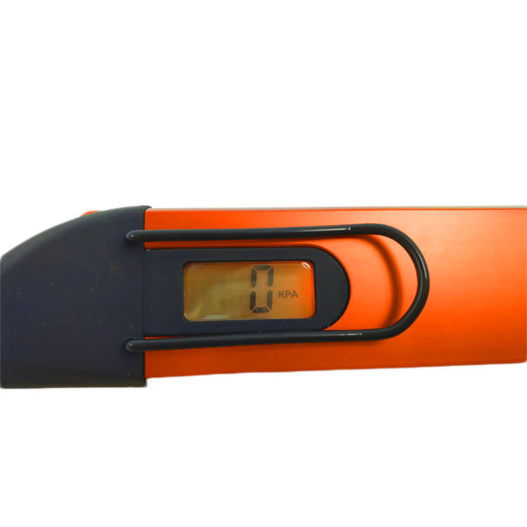 Digital tire pressure gauge  Self-calibrating   780004