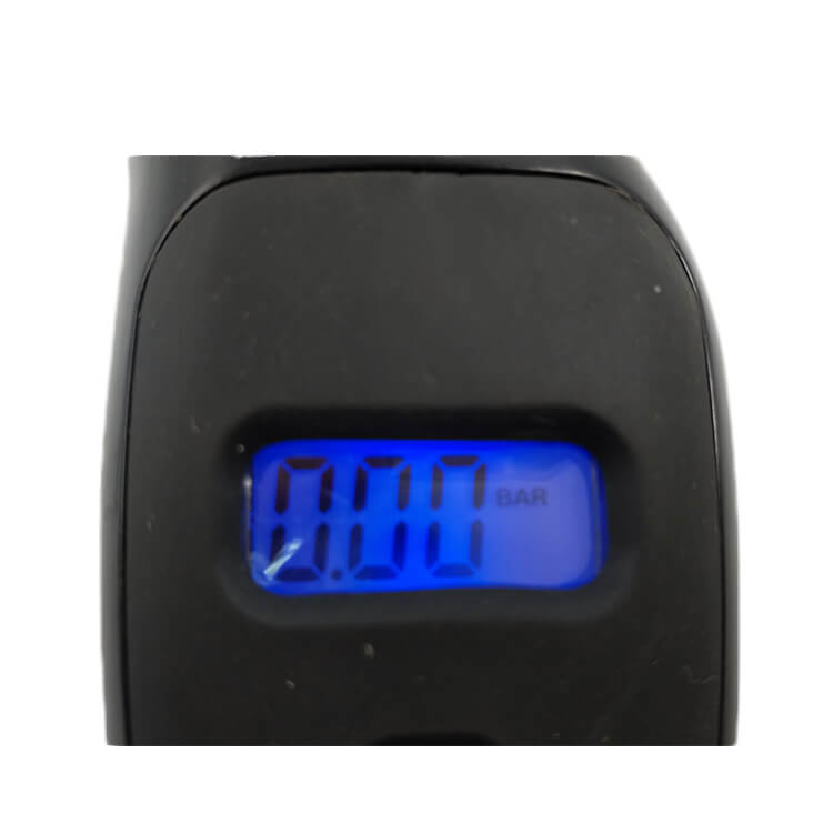 Digital tire pressure gauge  Self-calibrating  780003