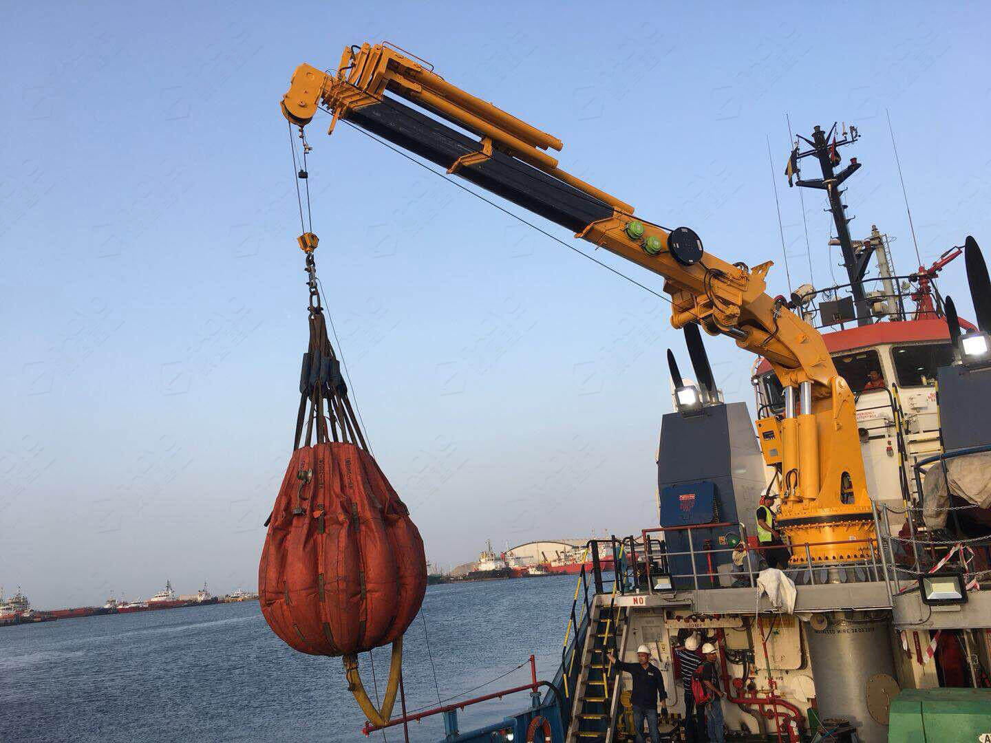1t@19M Offshore Folding Telescopic Marine Crane was delivered to Dubai.