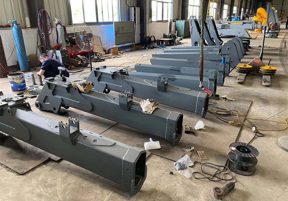 3 Sets  2T5M knuckle marine cranes ready for assembly