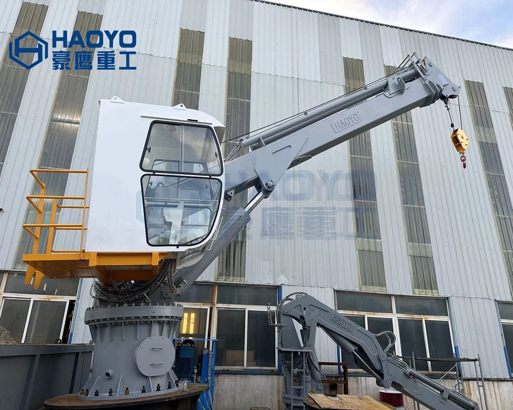 4T18M TELESCOPIC BOOM CRANE