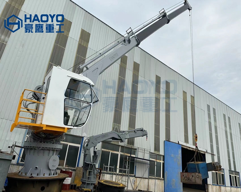 4T18M TELESCOPIC BOOM CRANE
