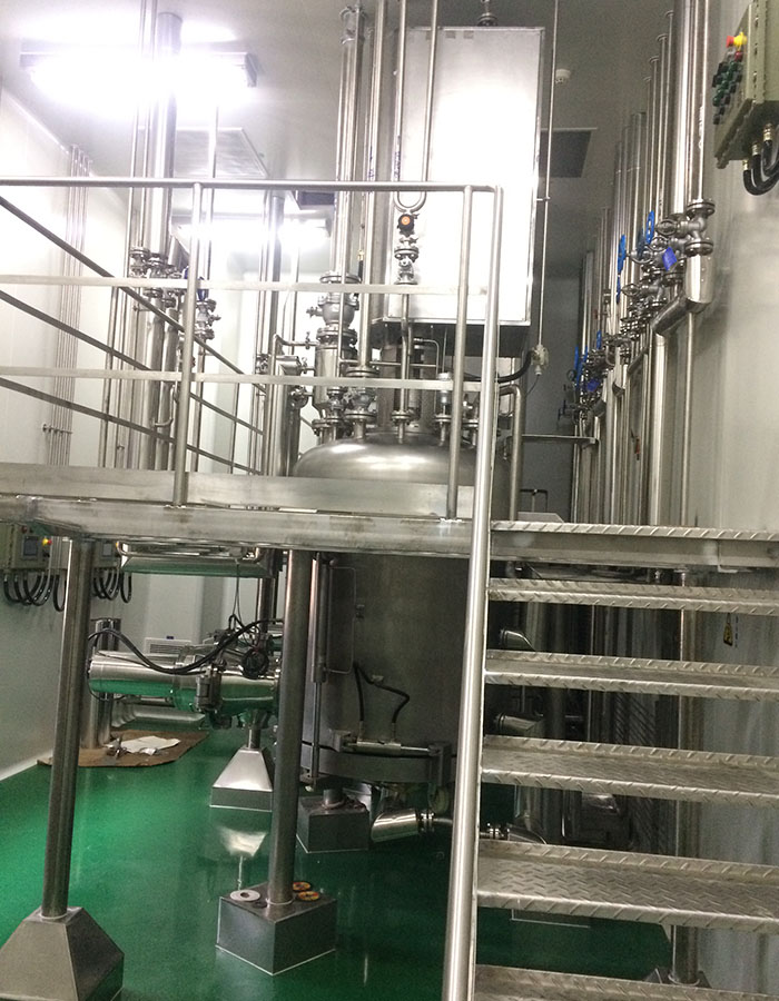 “Three In One” (Filtering, Washing and Drying) Unit In The Asepsis Room Of Hundred-Grade Workshop