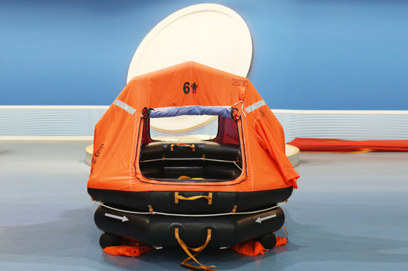 KHZ type automatically self-righting inflatable liferafts