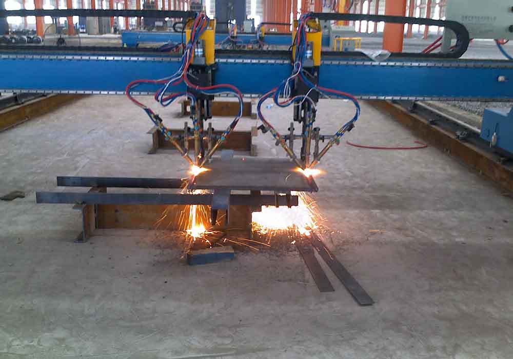 CNC Plasma & Flame Cutting Machine