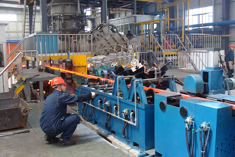 Cu and Al continuous casting and rolling machine