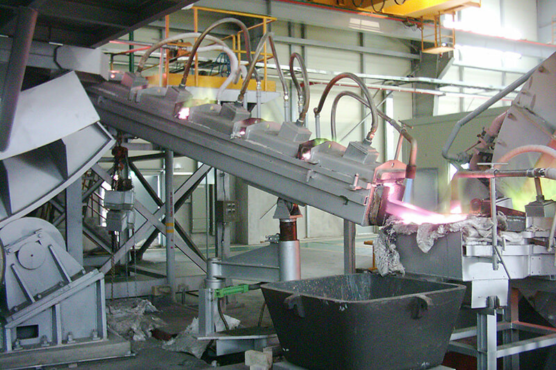 Cu and Al continuous casting and rolling machine