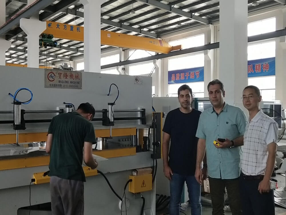 Middle East customers come to check and learn the machine