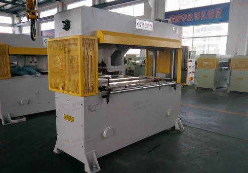 ABC-400 Cross - moving hat-brim cutting press