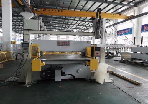 Single-side Blister Hydraulic Cutting Machine with robot arm