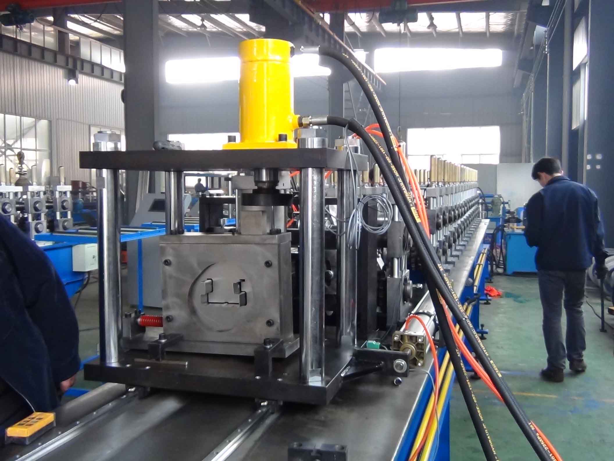 Experienced supplier of Upright Racking Roll Forming Machine