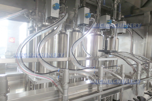 MIC-ZF8 Glass Bottle Filling Machine (Olive Oil, Edible Oil, Cooking Oil, 1800Bottles/h)