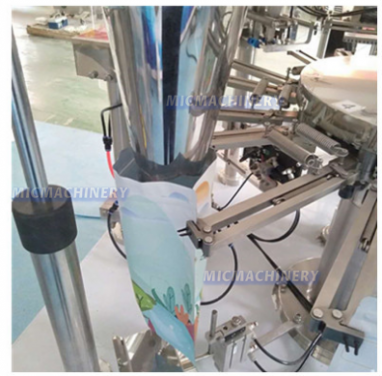 MIC Detergent Liquid Filling Machine ( Granule, Detergent, 10-50 Bags/min )