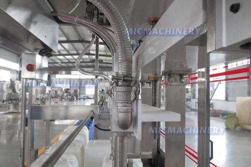MIC Disinfectant Weighing Filling Machine ( Lube Oil, Detergent, 300 Bottles/h )