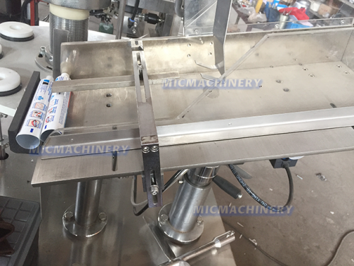 MIC-R45 Plastic & Laminated tube filling and sealing machine