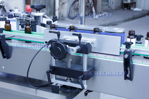 Automated Vial Labeler