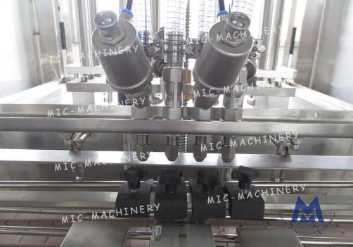 Gorilla Bottle Filling Machine ( Chemical industry, Pesticides and other industries)