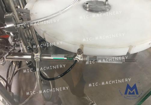 Prefilling Filling and Filling Machine（Transparent viscous liquids such as ester acids）