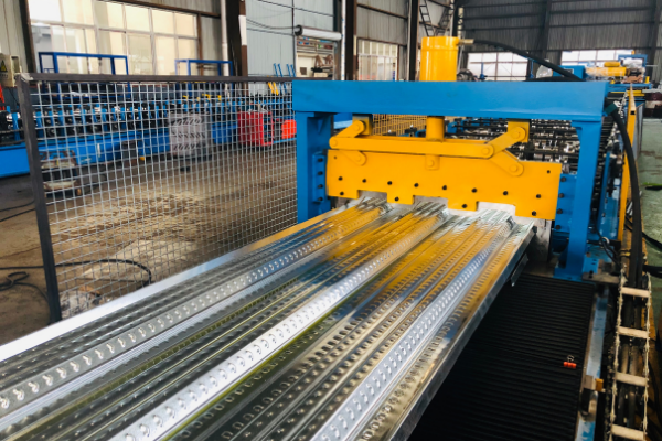 Deck floor machine in Colombia