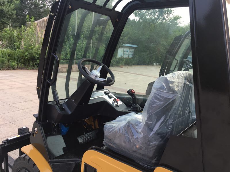 min Telescopic forklift 3 ton