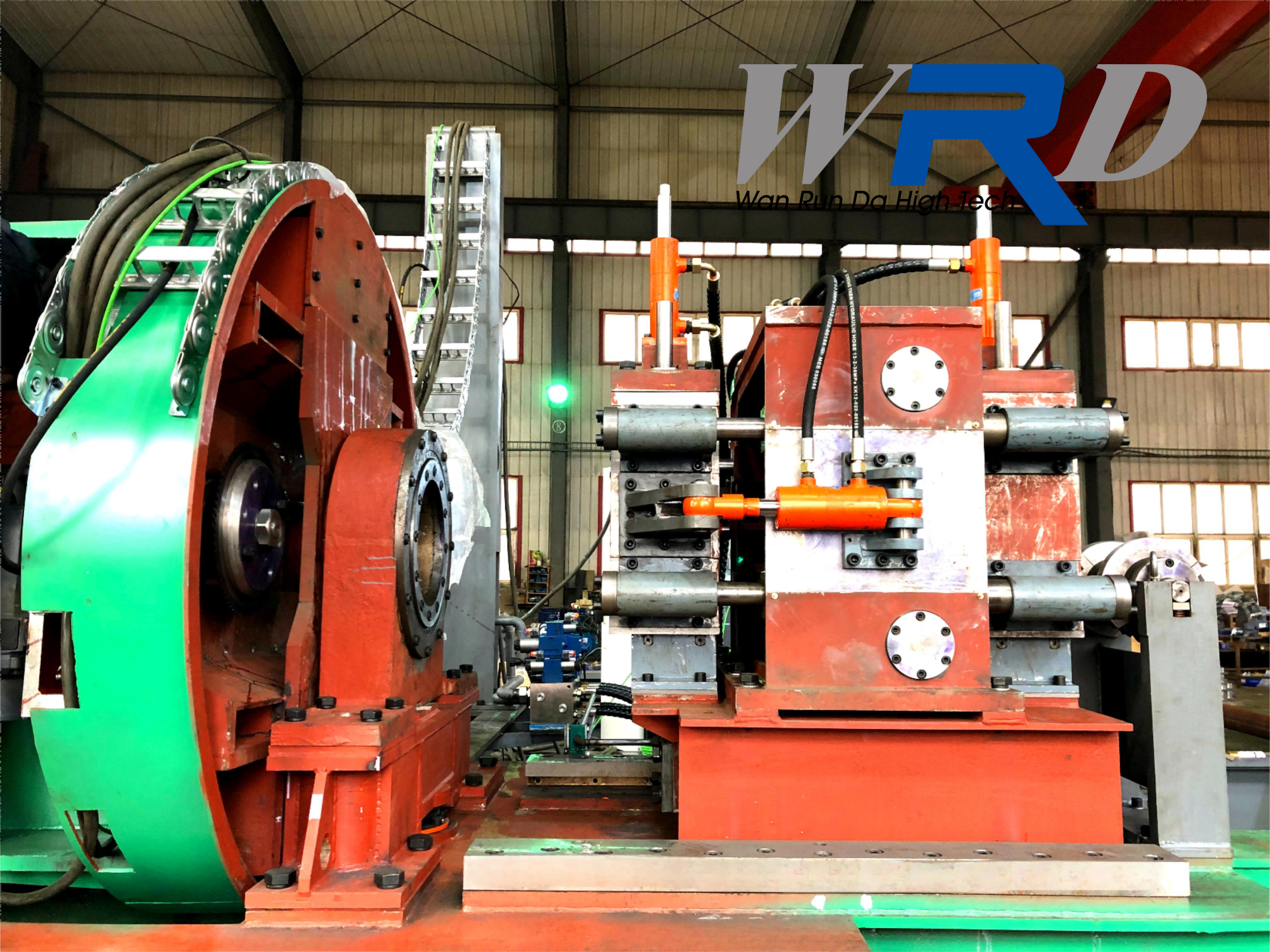 Saw, important part of the tube mills