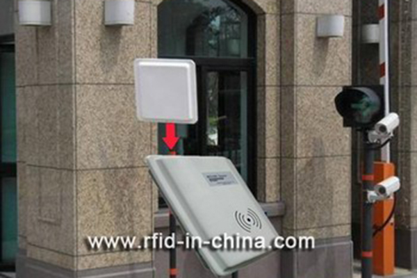 RFID Vehicle Tracking System in Efficient Parking Management