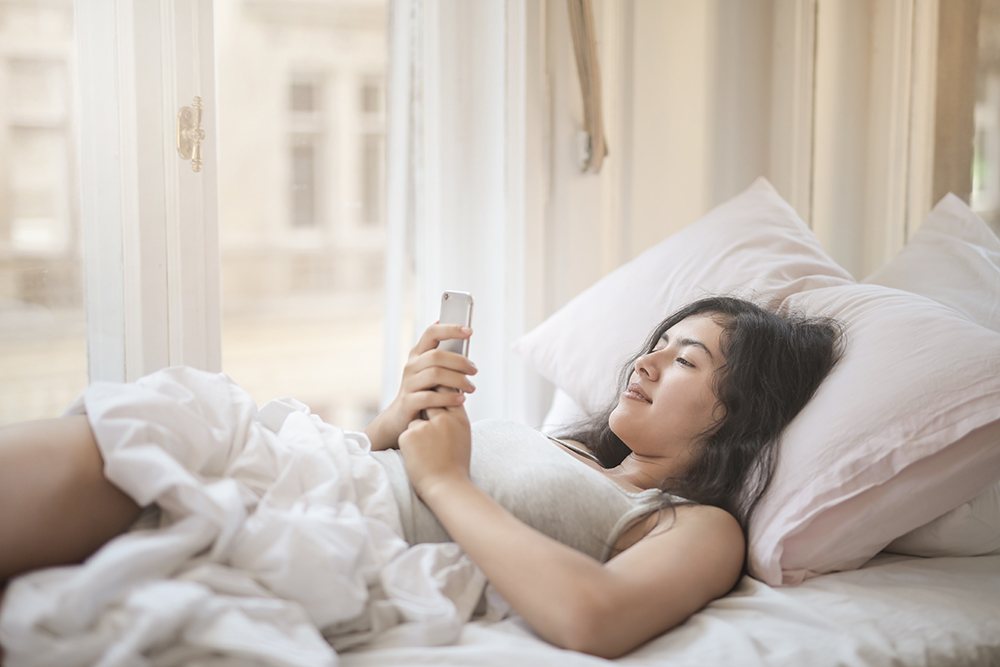 In the "lazy economy" era, how can packaging empower products?