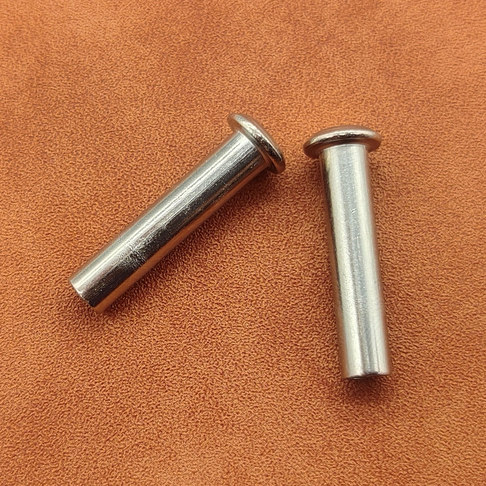 Stainless steel half-hollow rivets with flat arc head