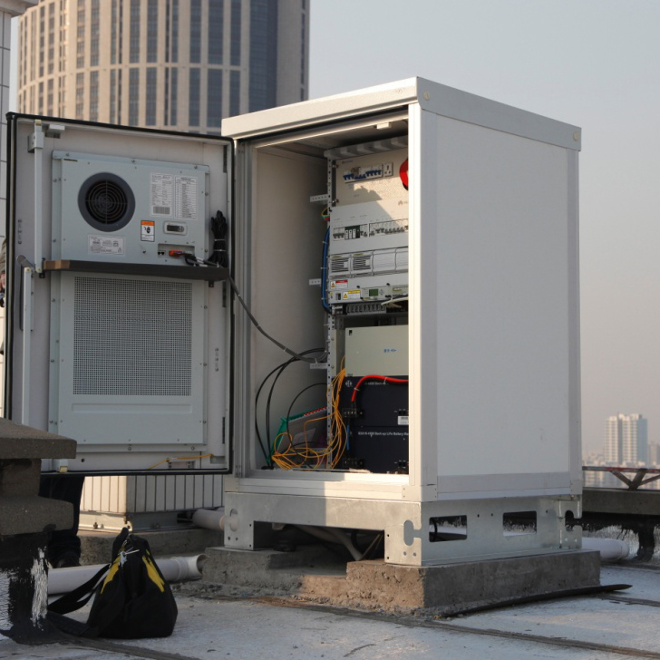 Solutions de systèmes de contrôle de la température des armoires de salles de serveurs de W-TEL