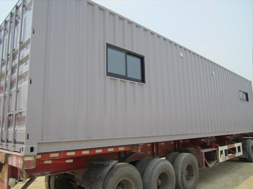 Housing container