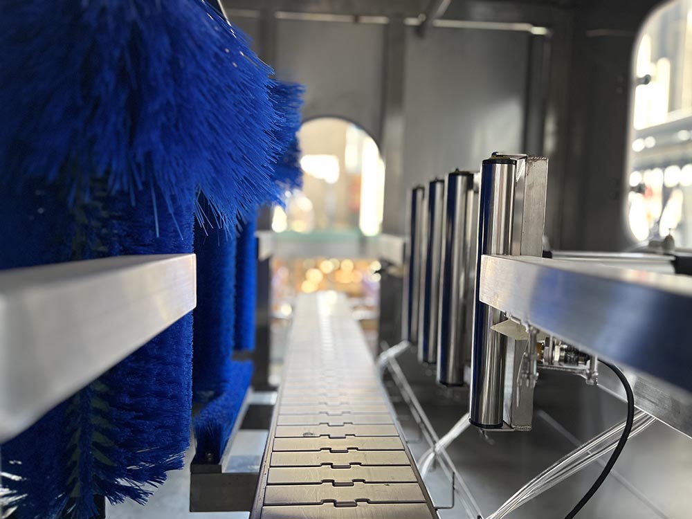 Conveyor belt of soda filling machine Conveyor belt of soda filling machine