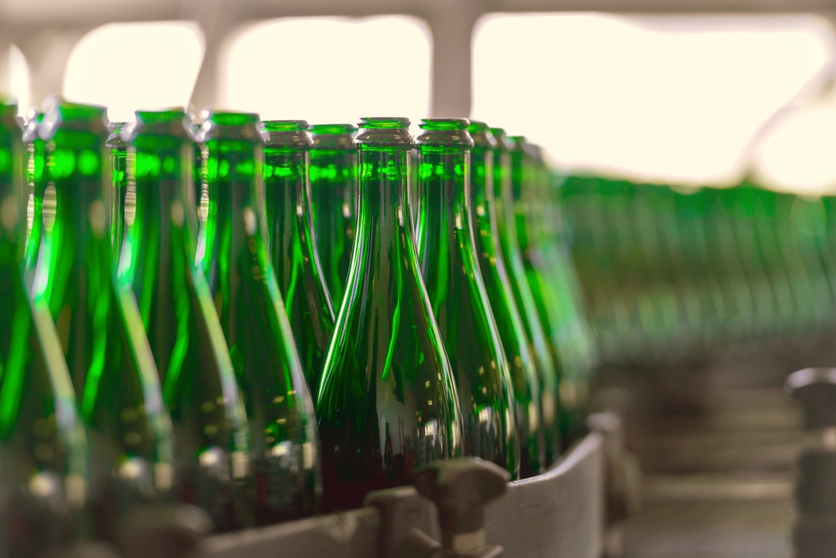 Glass bottle filling finished product Glass bottle filling finished product