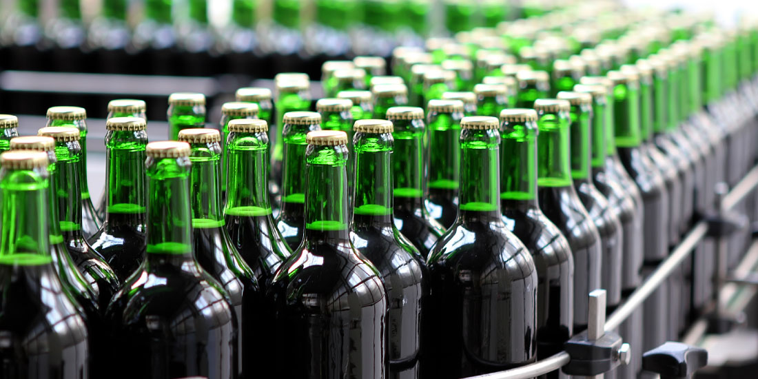 Glass bottle filling finished product display Glass bottle filling finished product display