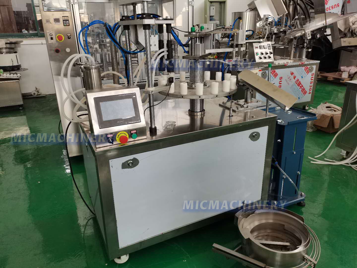 Automatic Bottle Feeding Automatic Bottle Feeding