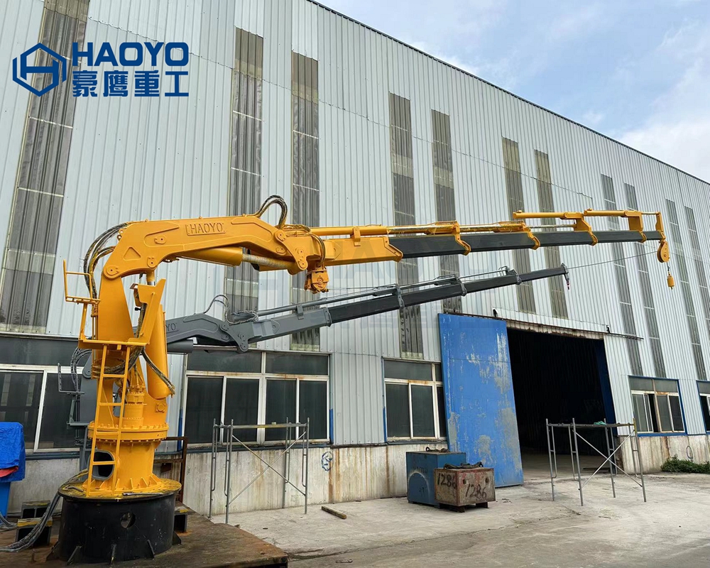 1.2T 14M FOLDABLE KNUCKLE MARINE CRANE