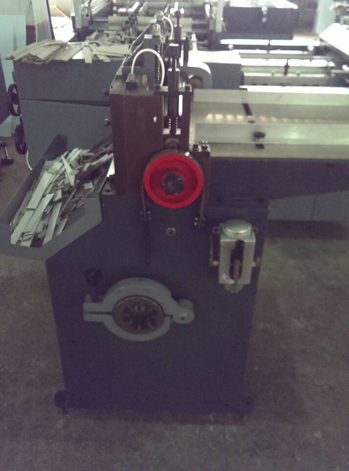 high precision of slitting the central line hardcover books magazine Spine Cutter machine