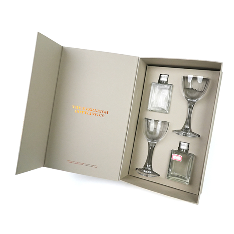 Magnetic closure wine box