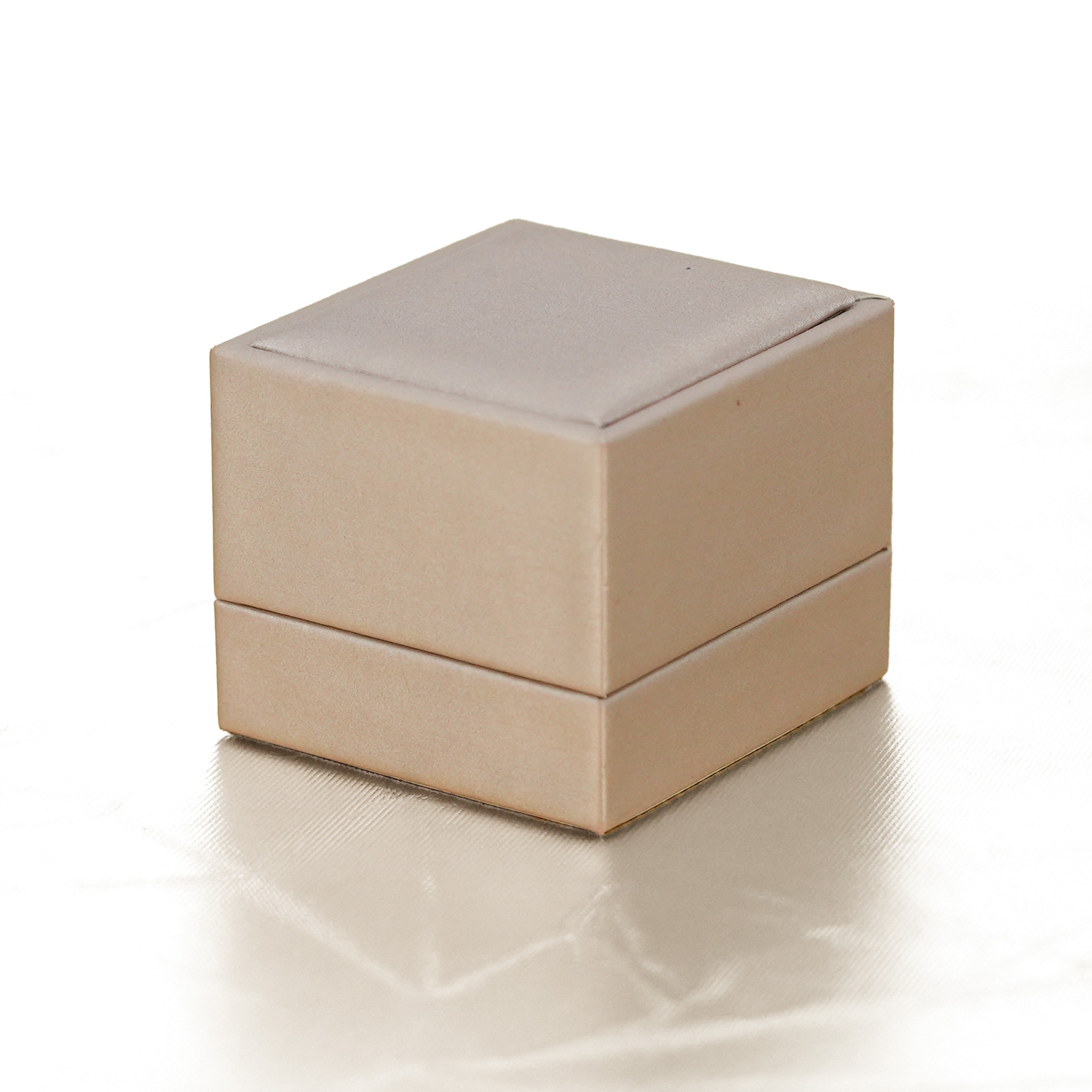 Necklace paper box