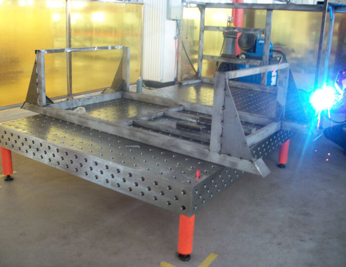 3-D welding table