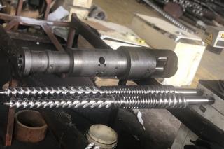 Screw and Barrel Cincinnati CMT45/97