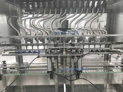 Fully Automatic Bottle Filling Machine