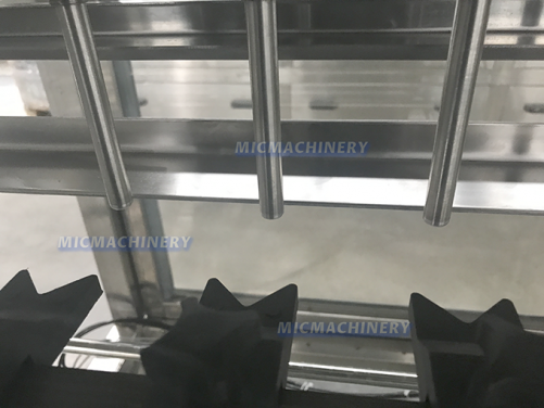 Fully Automatic Bottle Filling Machine