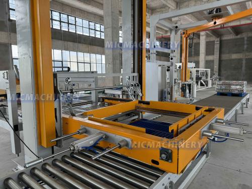 case palletizing robot