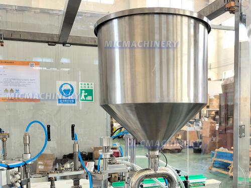 MIC Deodorant Filling Machine（20-40 Bottles/M）