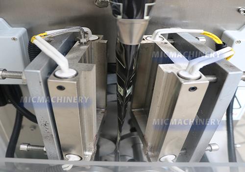 MIC Small Juice Packing Machine(20-40BPM)