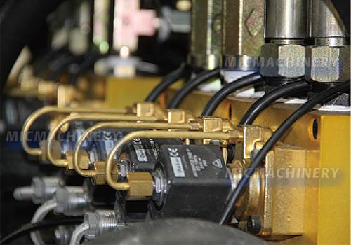 MIC-0.8L-6000A Bottle Blow Molding Machine