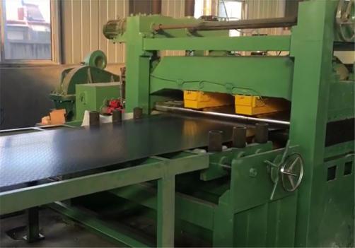Metal Plate Embossing Machine On Leveling Line