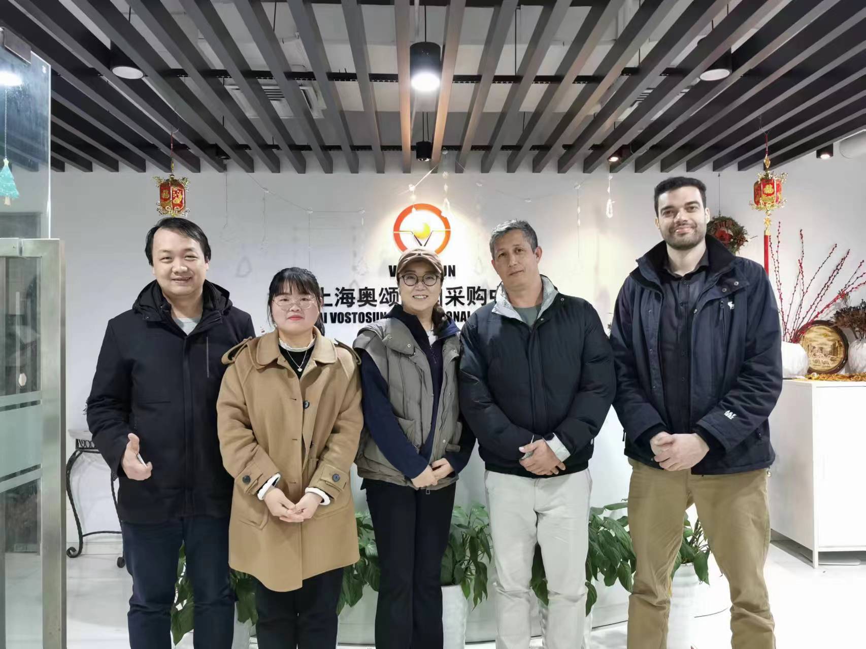 Representatives of the Brazilian Chamber of Commerce in China visited Shanghai Vostosun to discuss the "Future Cooperation Plan" of forklift sales in Brazilian market.