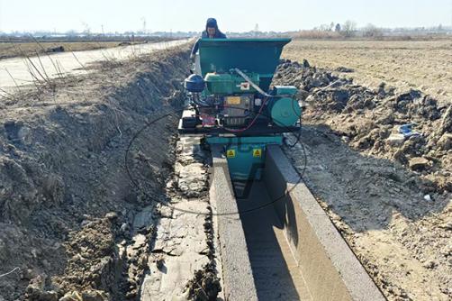 Rectangle shape Ditch lining machine